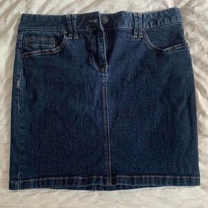 Women’s Levi’s Dark Wash Denim Blue Mini Skirt Size 28”